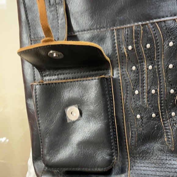 SISILY 100% LEATHER ADJUSTABLE BLACK STUDDED BAG - Picture 9 of 15